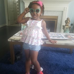 She is not for sale 🤣🤣🤣